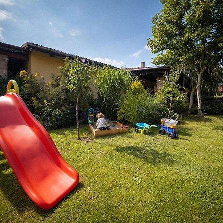 Villafilippa Kresetice エクステリア 写真